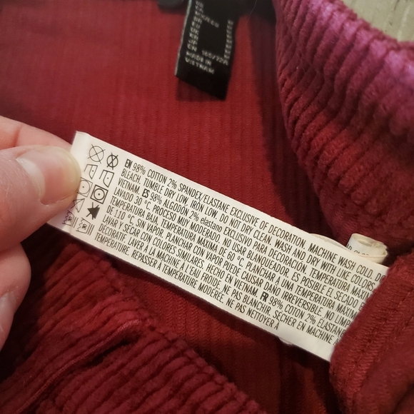 Forever 21 Burgundy Mini Corduroy Skirt Size Medium NWOT - Picture 4 of 12